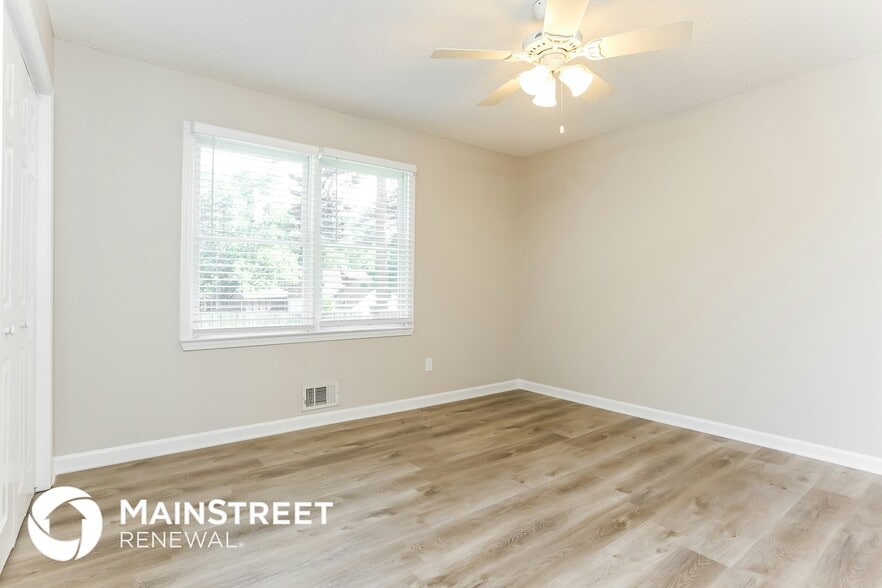 Building Photo - 43 1st Ave E