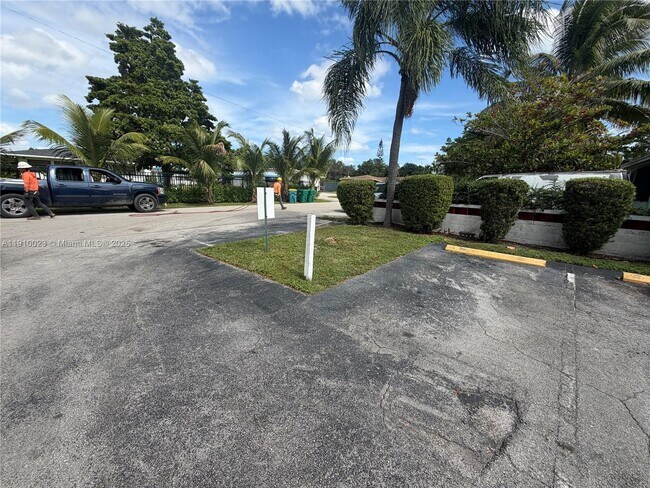 Building Photo - 2838 Madison St