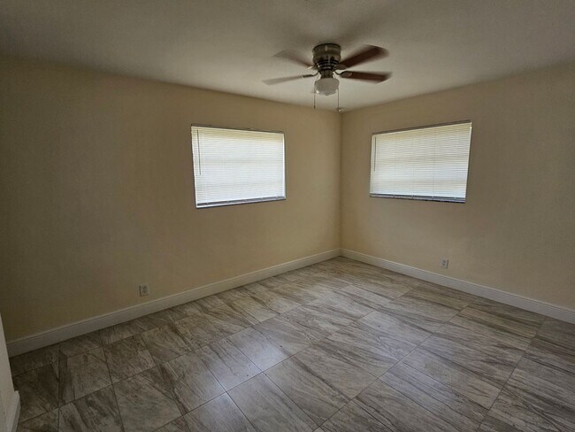 Building Photo - 1130 NW 5th Ave