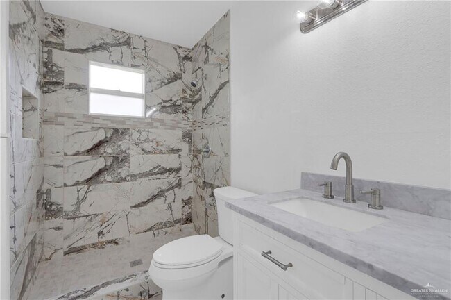 Building Photo - 23 E Helmer St