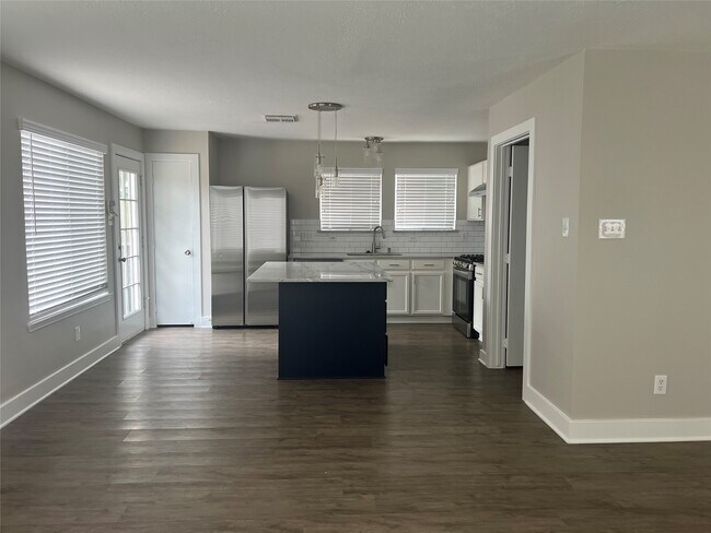 Building Photo - 19106 Spruce Bough Ln