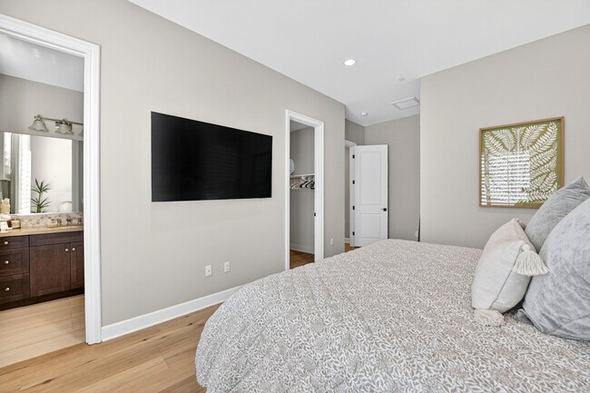 Building Photo - 55120 Autumn Valley Ct