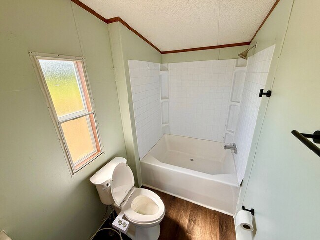 Building Photo - 2948 Ellejoy Rd