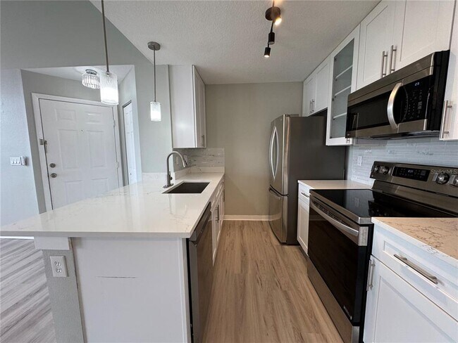 Building Photo - 2569 Grassy Point Dr