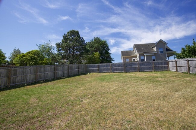 Building Photo - 27 True Blue Dr