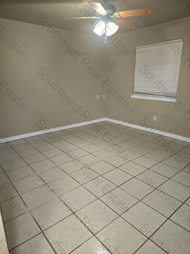 Building Photo - 613 N Avenue Q