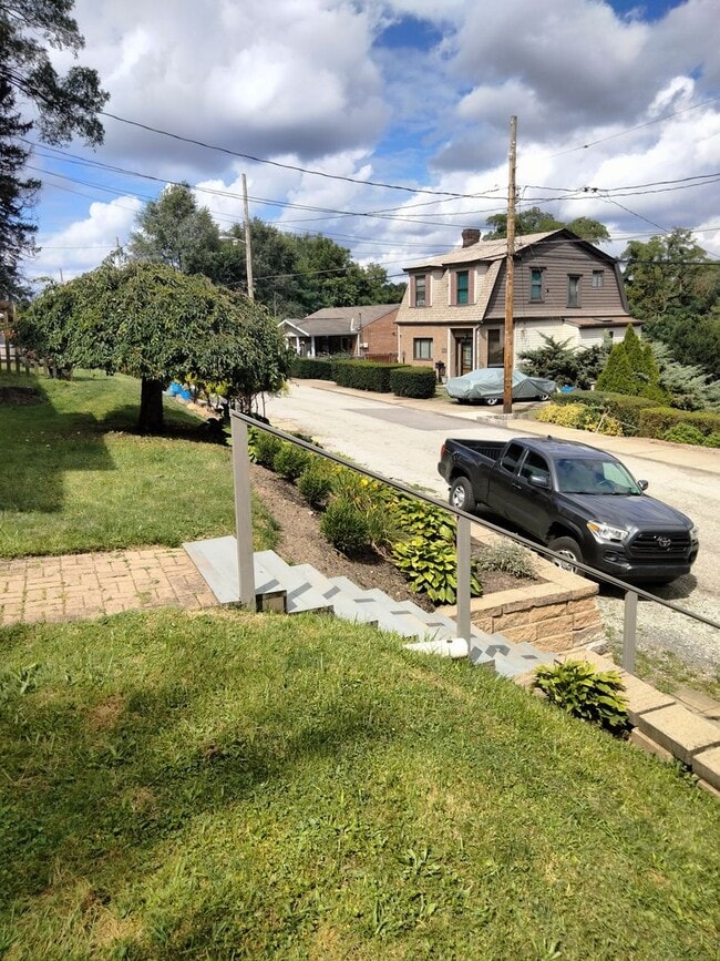 Building Photo - Beautiful 2-Bedroom Brookline Home for Rent