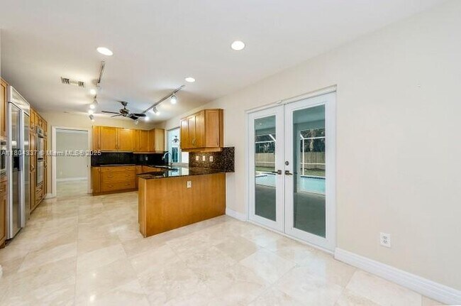 Building Photo - 11125 SW 73rd Ct