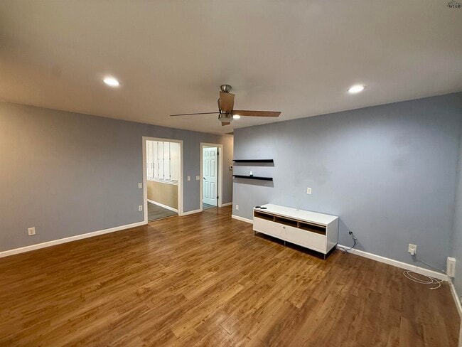 Building Photo - 2101 Jones St