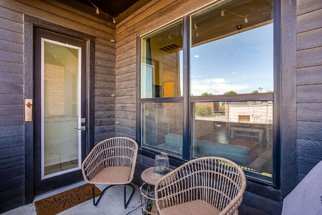 Building Photo - Newly Constructed Townhome Just Steps Off ...