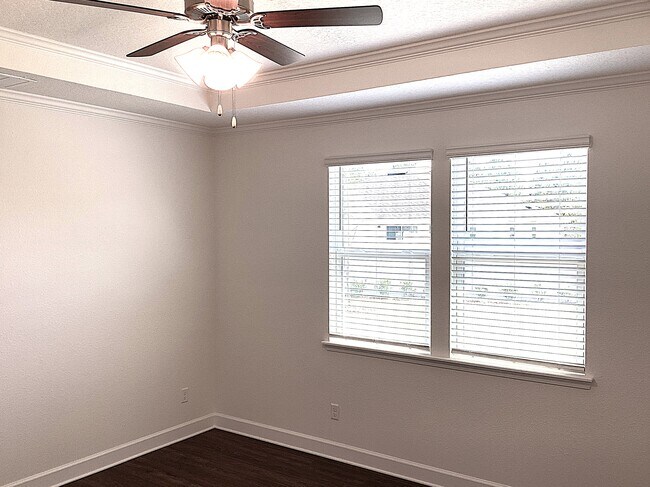 Building Photo - 378 Sandstone Dr