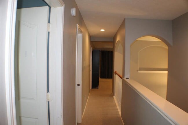 Building Photo - 1718 Heddon Falls Dr