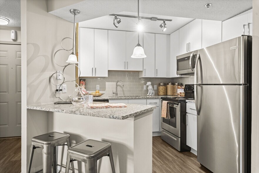 Cortland Uptown Buckhead 3707 Roswell Rd NE Atlanta GA 30342 Apartment Finder