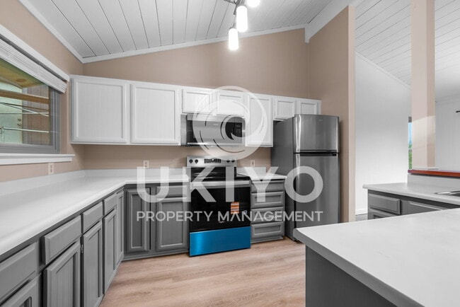 Building Photo - 8655 Skyline Blvd