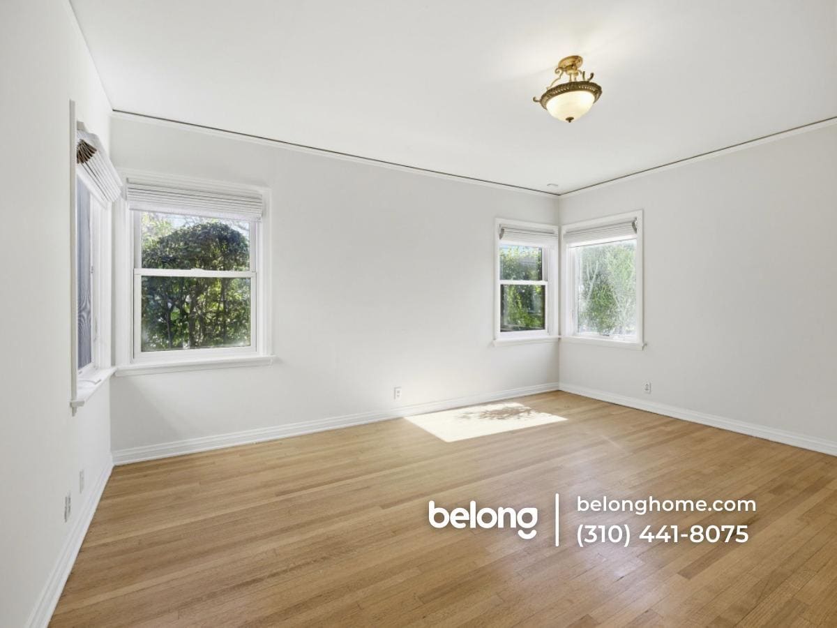 Building Photo - 10537 Rochester Ave