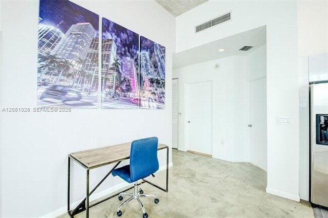 Building Photo - 16400 Collins Ave