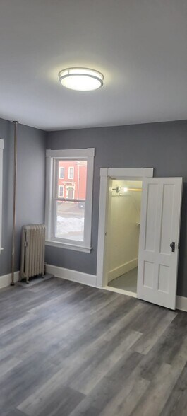 Building Photo - 80 Linden St