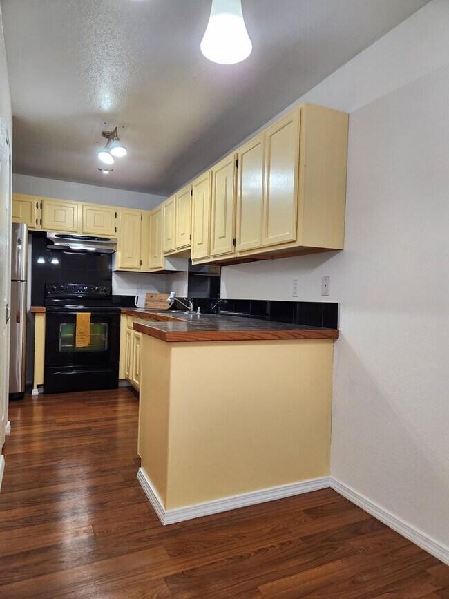 Building Photo - 500 National Ave N