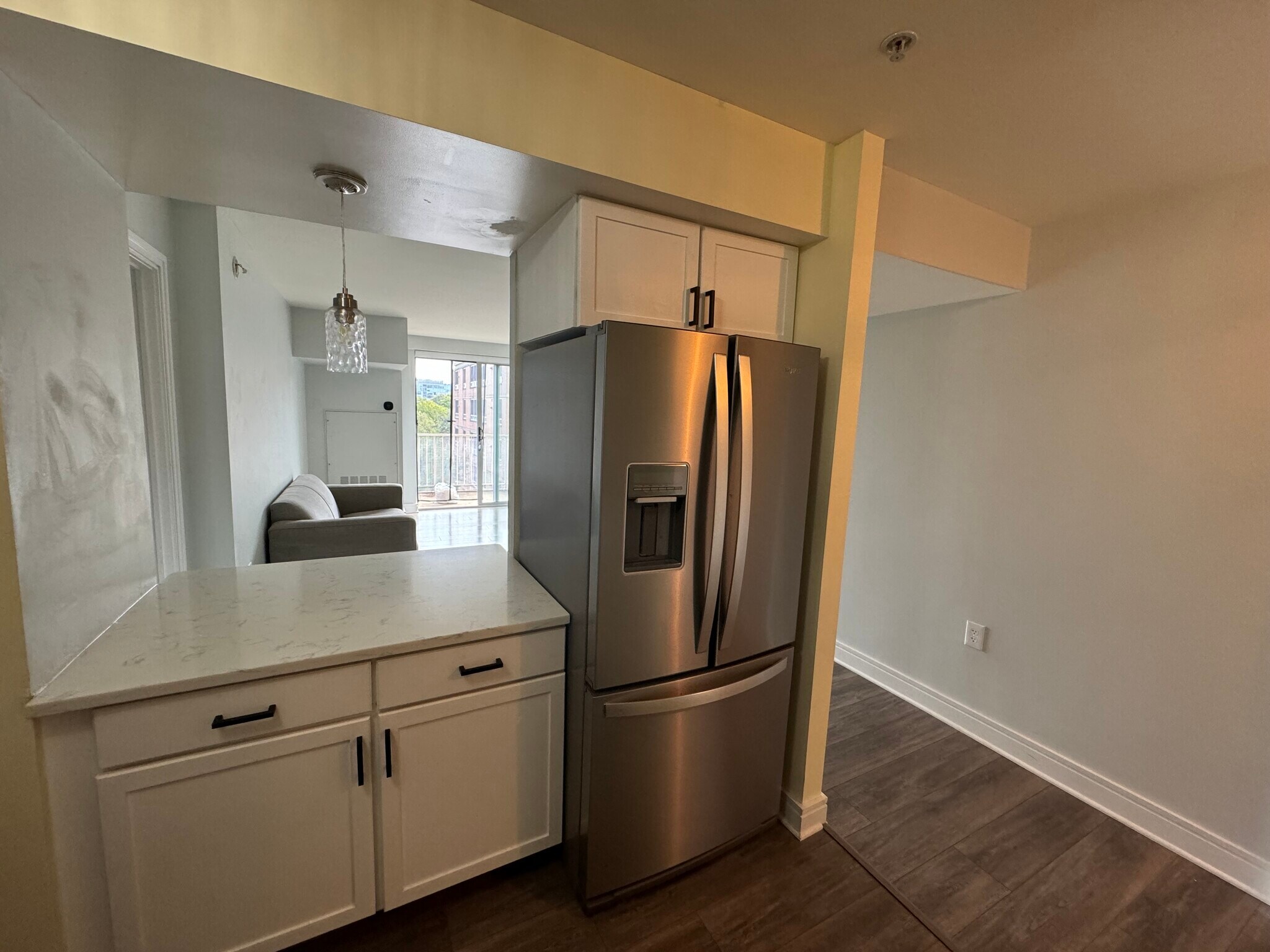 Kitchen with pass through to living room - 800 4th St SW