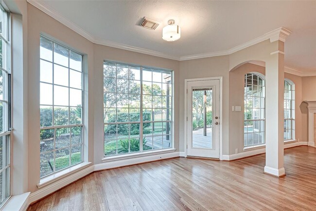 Building Photo - 24118 Bay Hill Blvd