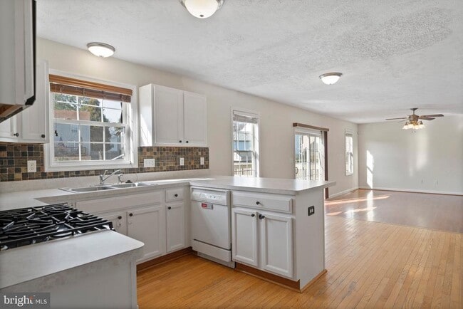 Building Photo - 21443 Hillary Ct