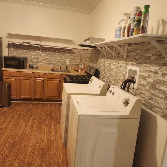 Building Photo - 337 Langshire Dr