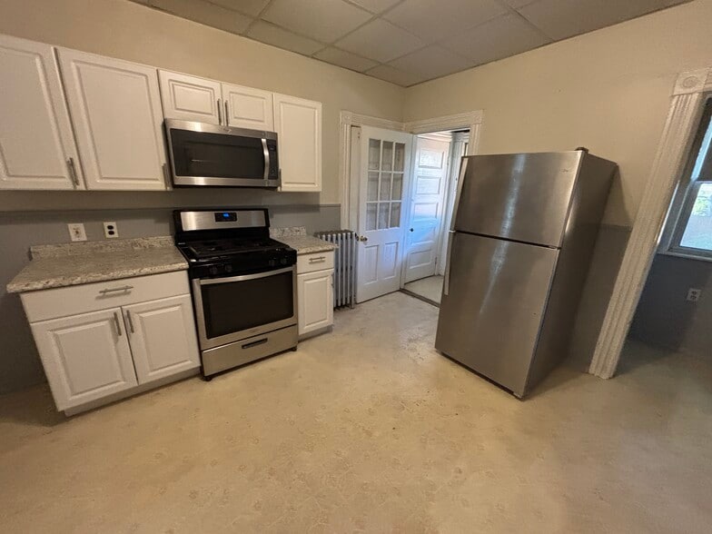 Building Photo - 8 Usher Rd