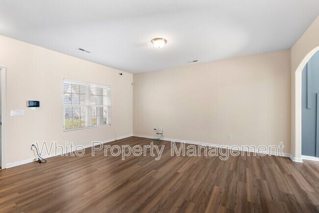 Building Photo - 7621 Mockernut Dr