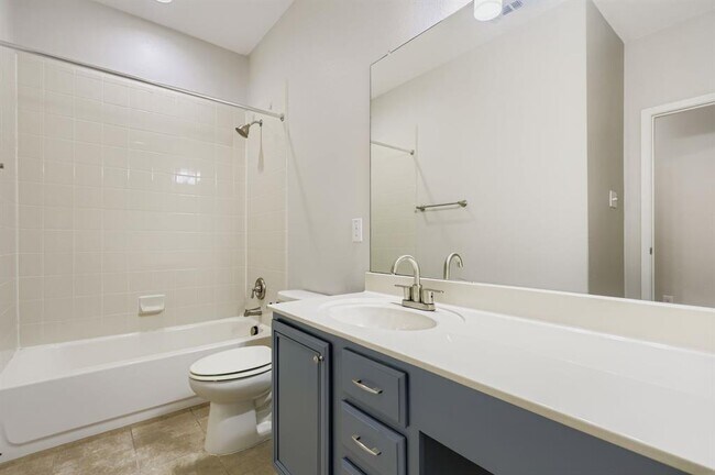 Building Photo - 1000 Sussex Way