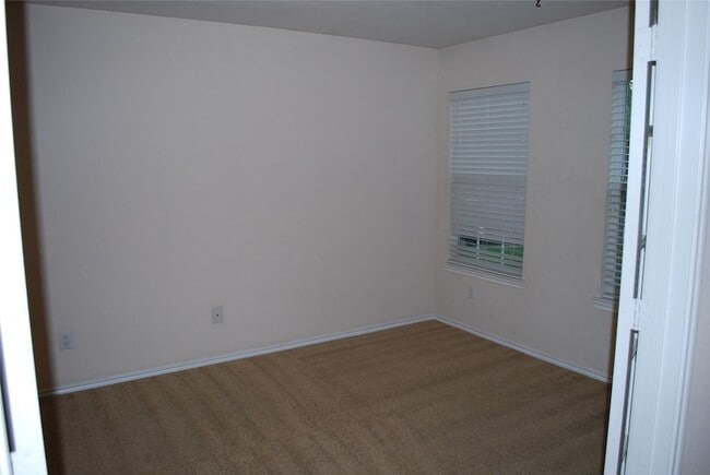 Building Photo - 4713 Fox Sedge Ln
