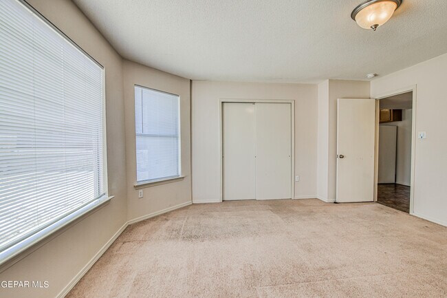 Building Photo - 6216 Spotted Eagle Dr