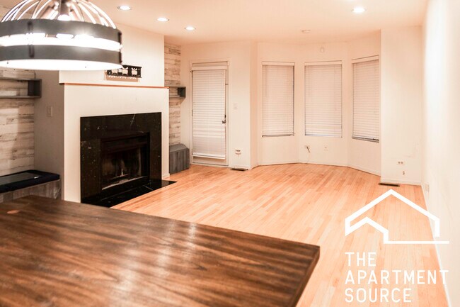 Building Photo - 1810 N Fremont St