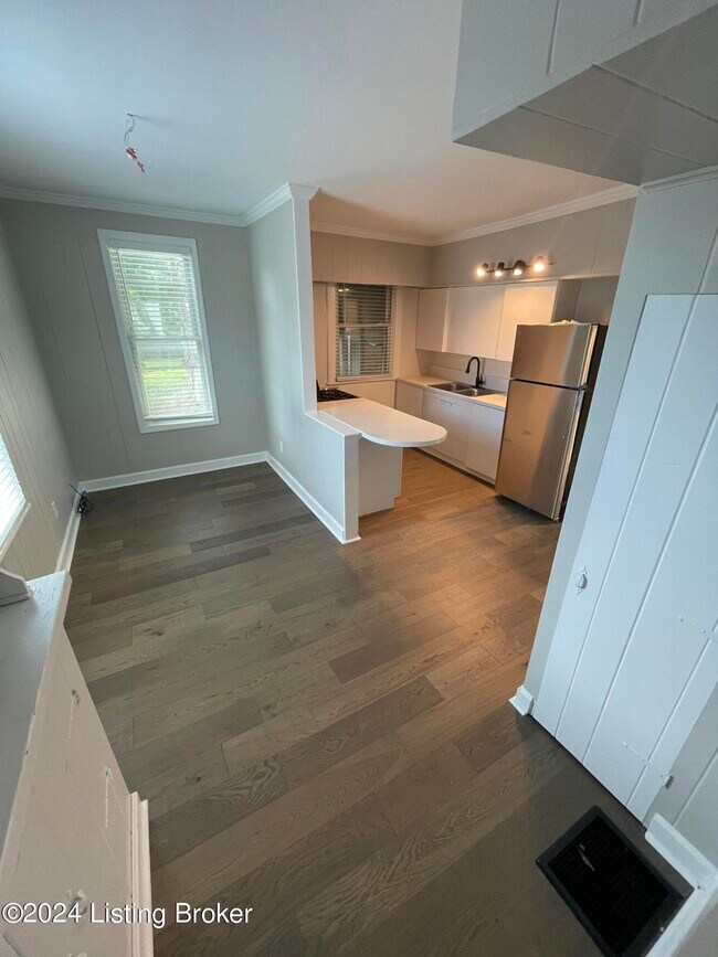 Building Photo - 208 Pope St