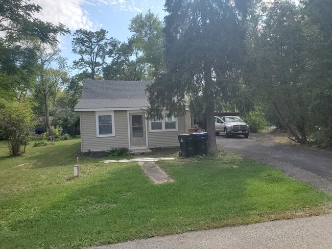 Primary Photo - 805 W Friendly Ave