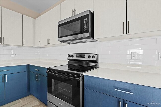 Building Photo - 5700 Swallow Ave W
