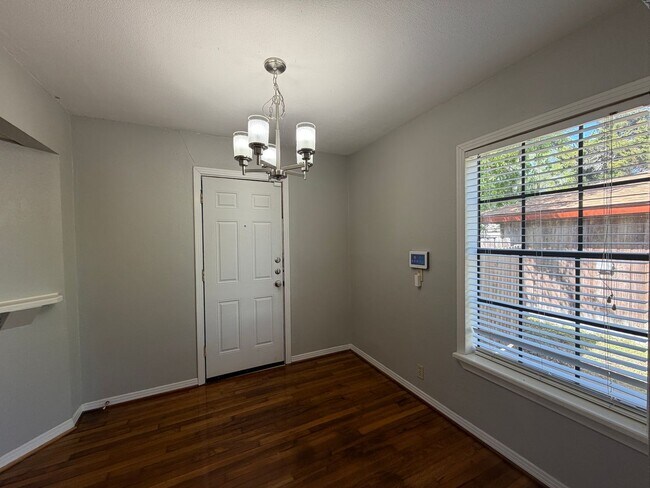 Building Photo - TWO BEDROOM ONE BATH ON LARGE LOT!