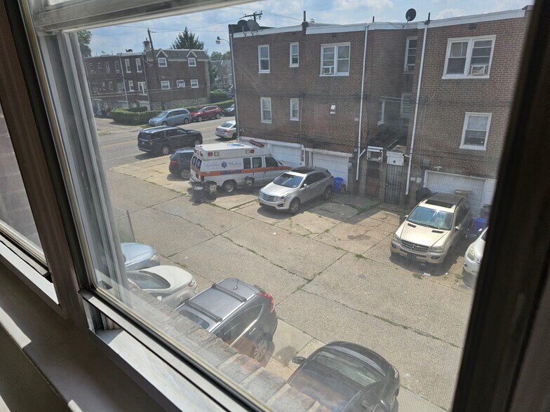 View from 3rd bedroom - 1268 Stirling St