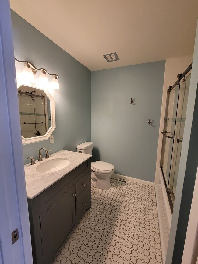 Building Photo - Gorgeous 4 Bedroom Home for Rent on Buckho...