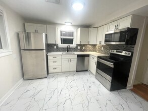 Building Photo - 219 Ons