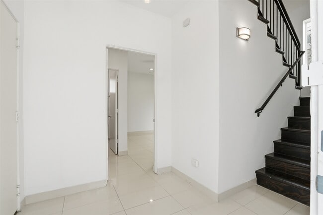 Building Photo - 4704 Crawford St