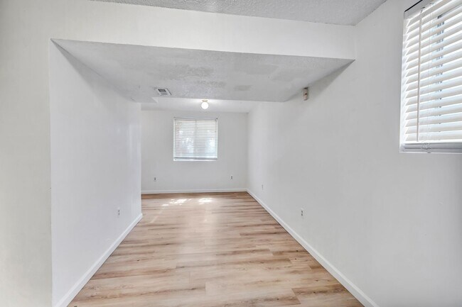 Building Photo - Spacious Home in Castle Rock