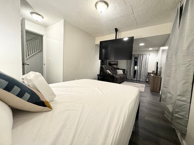 Building Photo - 6037 Meyers Landing Ct