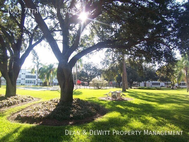 Building Photo - 1001 77th Ave N