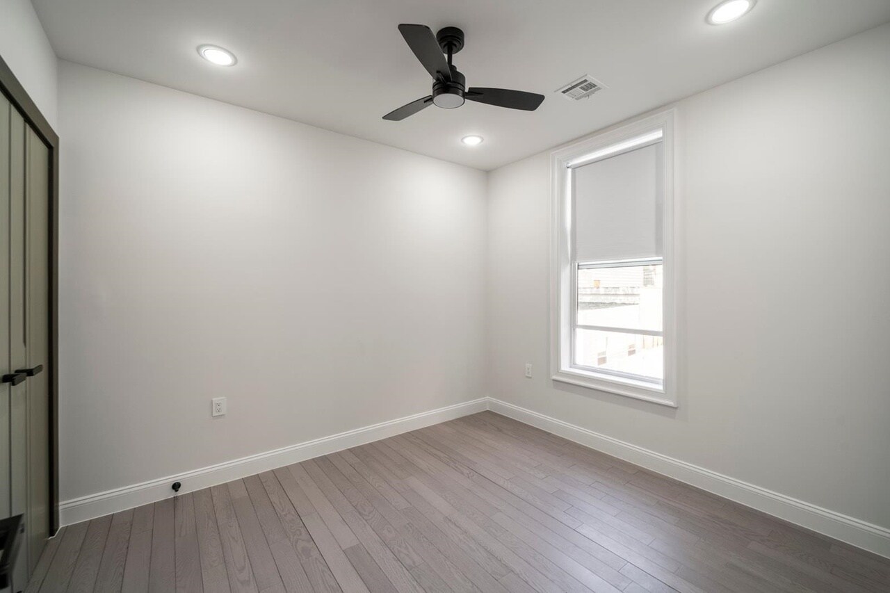 Building Photo - 131 Clifton Pl