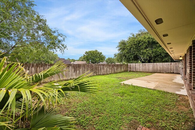 Building Photo - 14718 Cypress Green Dr