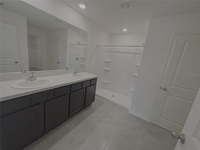 Building Photo - 481 W Rexford Dr