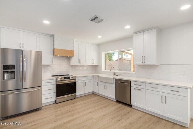 Building Photo - 5038 E Winchcomb Dr