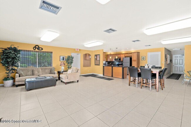 Building Photo - 201 St Lucie Ln