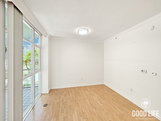Building Photo - STUNNING 2 BED/2 BATH CONDO AVAILABLE IN THE DISCOVERY BUILDING IN CORTEZ HILL!