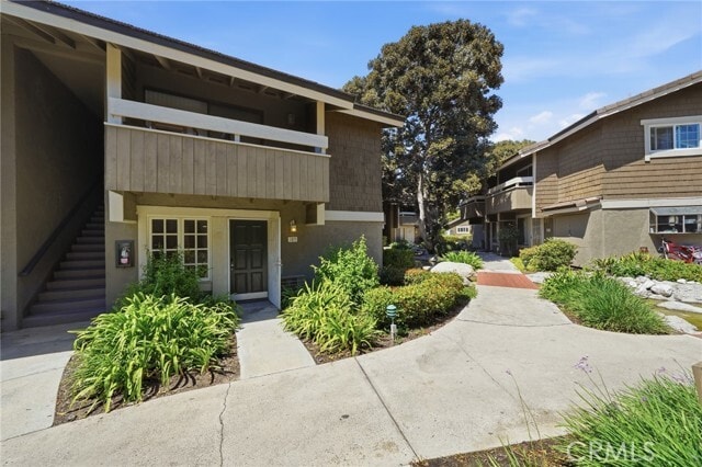 Building Photo - 185 Streamwood